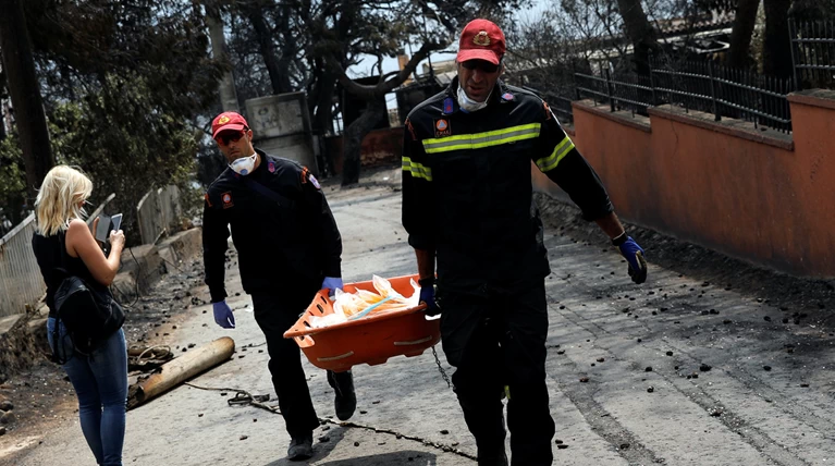 Στους 81 οι νεκροί από τις φονικές πυρκαγιές στην ανατολική Αττική