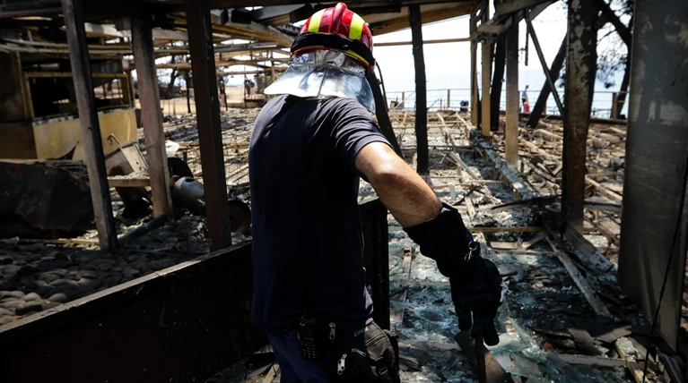 Σοκ: Το νεκρό βρέφος στο Μάτι ήταν παιδί πυροσβέστη που επιχειρούσε