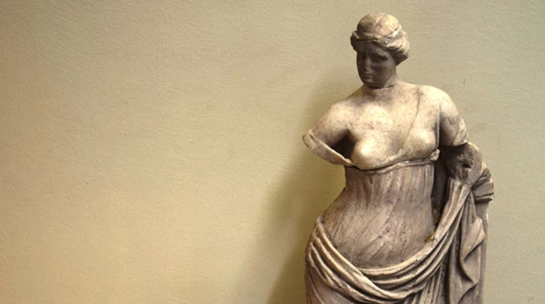 Σαντορίνη: Αρχαιοκάπηλος πήγε να κλέψει άγαλμα της Αφροδίτης από το μουσείο