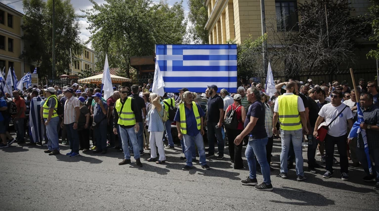 Διαδήλωση οπαδών του Σώρρα έξω από τις φυλακές Κορυδαλλού