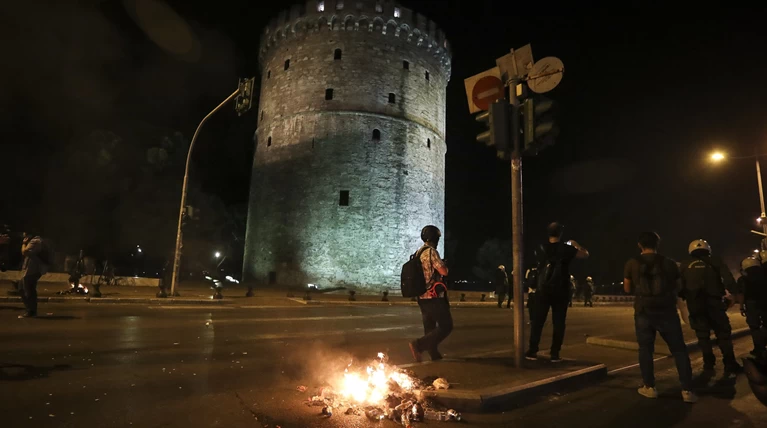 Επεισόδια στη Θεσσαλονίκη, μεγάλες ζημιές και 8 συλλήψεις