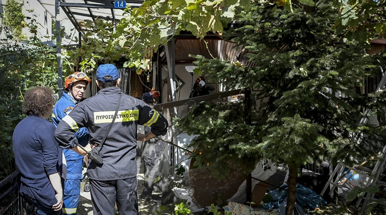 Ισχυρή έκρηξη σε μονοκατοικία στα Γιάννενα - απεγκλωβίστηκε άνδρας