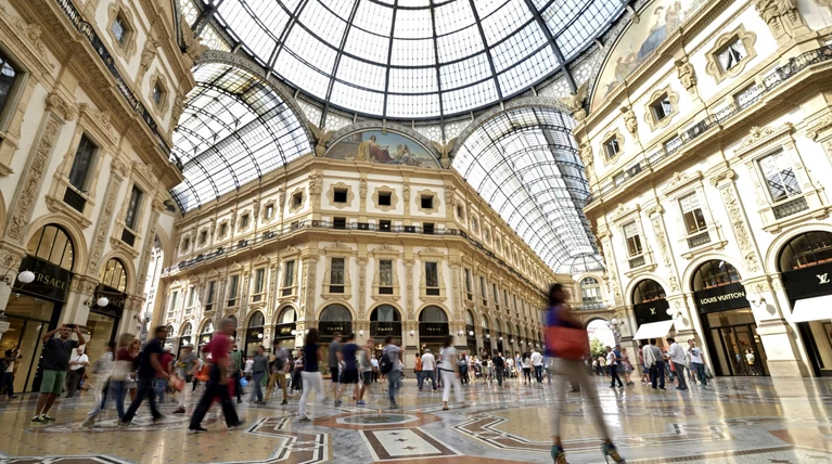 Ιταλία:Μέχρι το τέλος του χρόνου κλειστά τα εμπορικά τις Κυριακές