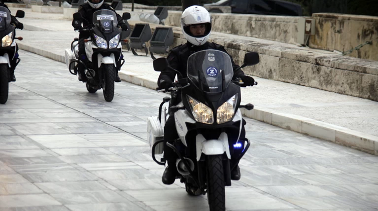 Ανθρωποκυνηγητό με δύο συλλήψεις, μία απόδραση και έναν κρατούμενο