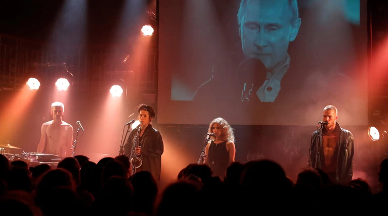 Στην εντατική από δηλητηρίαση μέλος των Pussy Riot