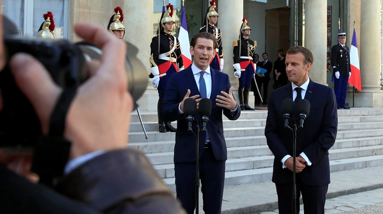 Προσφυγικό: Επιμένει ο Μακρόν στις απελάσεις & Σύνοδος ΕΕ-Αφρικής