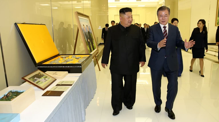 Επιτεύχθηκε συμφωνία για την αποπυρηνικοποίηση της Β. Κορέας
