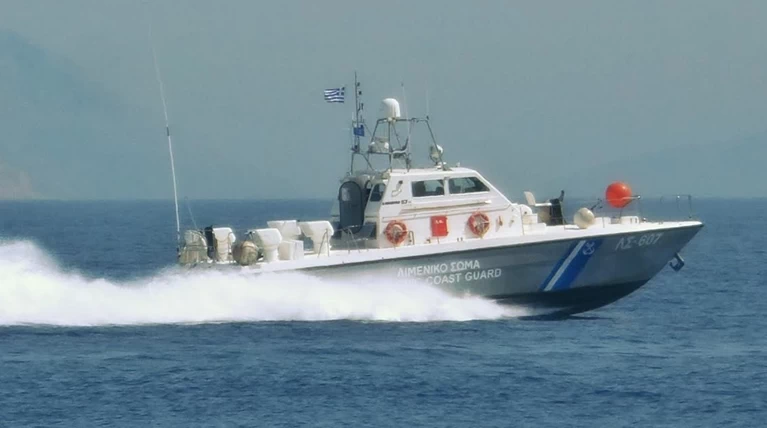 Δεξαμενόπλοιο με 1000 τόνους καυσίμων προσάραξε στη Μήλο