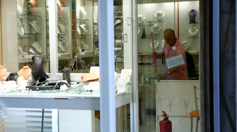 Αναστάτωση στο κέντρο της Αθήνας από απόπειρα ληστείας - Εικόνες