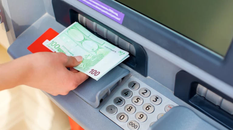 Τι αλλάζει από σήμερα μετά τη νέα χαλάρωση των capital controls