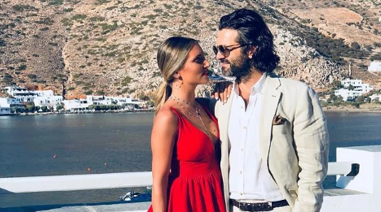Η μυστηριώδης ανάρτηση για τον 3ο γάμο της Αθηνάς Οικονομάκου