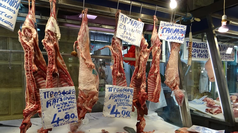 Ακατάλληλα κρέατα 170 κιλών σε κρεοπωλείο του Πειραιά