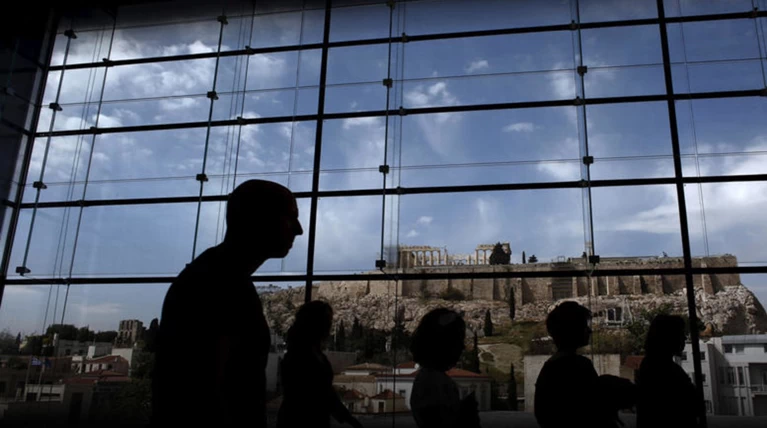 ΙΟΒΕ: Πώς το δημογραφικό πρόβλημα θα παρατείνει την κρίση