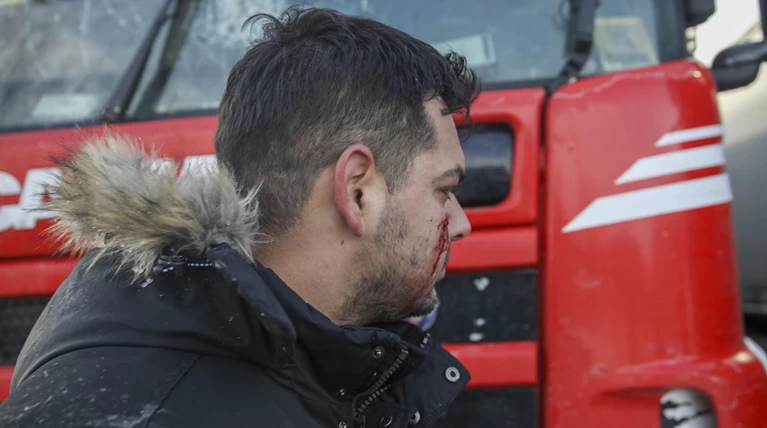 Διαβατά: Επεισόδια μεταξύ οδηγών και προσφύγων-Δύο τραυματίες