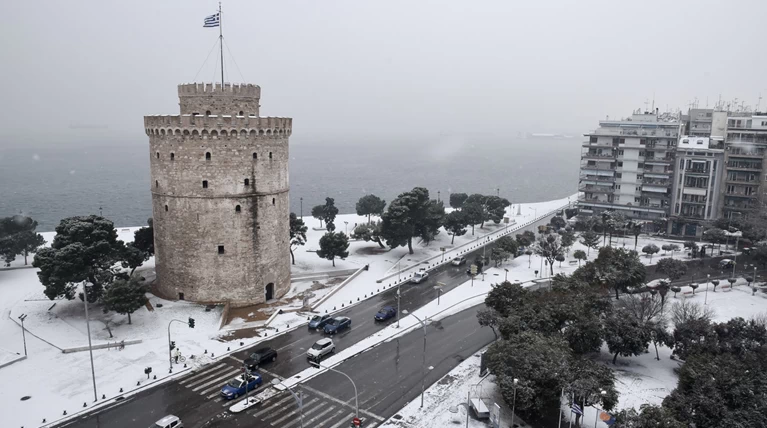 Χιόνια και κλειστά σχολεία στη βόρεια Ελλάδα λόγω «Υπατίας»