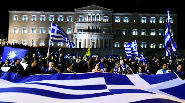 Προσαγωγές και συλλήψεις στην Αθήνα - Μολότοφ στη Θεσσαλονίκη