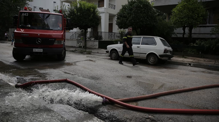Διασώθηκαν εννέα άτομα που εγκλωβίστηκαν λόγω βροχής στη Μεσσηνία