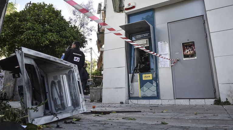 Διπλή ανατίναξη σε ΑΤΜ σε Αγίους Αναργύρους και Μεταμόρφωση