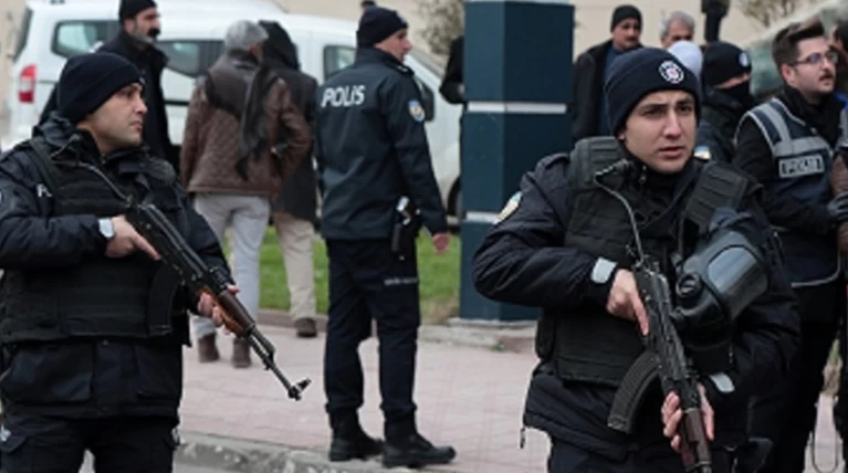 Οι τουρκικές αρχές συνέλαβαν δεκάδες πιλότους
