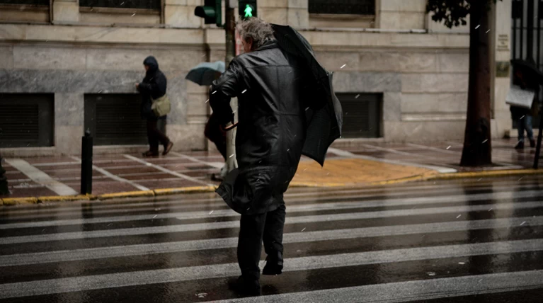 Ξεκινά η επιδείνωση με βροχές, καταιγίδες και χαλάζι