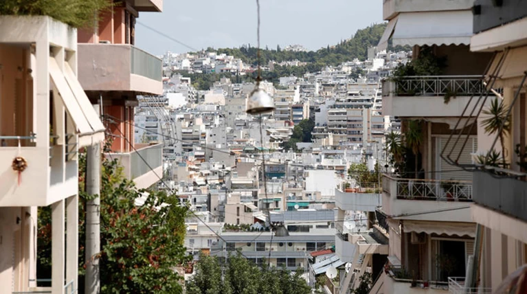 Ποιοι αγοράζουν σπίτια στην Ελλάδα-Τα ακίνητα που ζητούν & πώς πληρώνουν