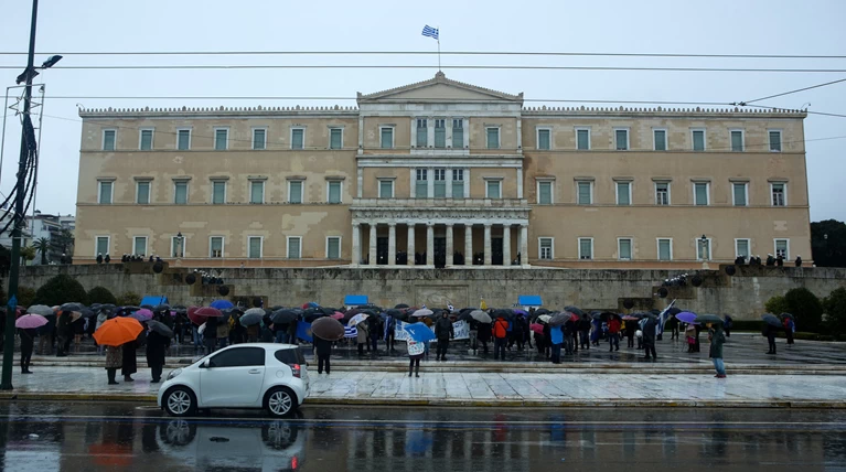 Δημοσκόπηση: Στις 5,5 μονάδες το προβάδισμα της ΝΔ, πεντακομματική η Βουλή