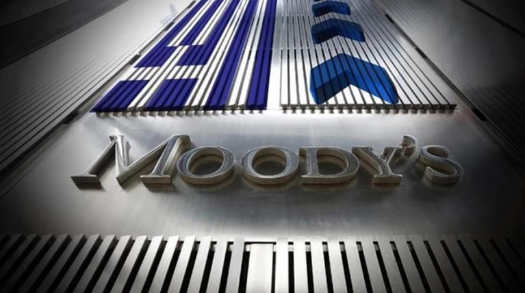 "Διπλή" αναβάθμιση της Ελλάδας από τον οίκο Moody's
