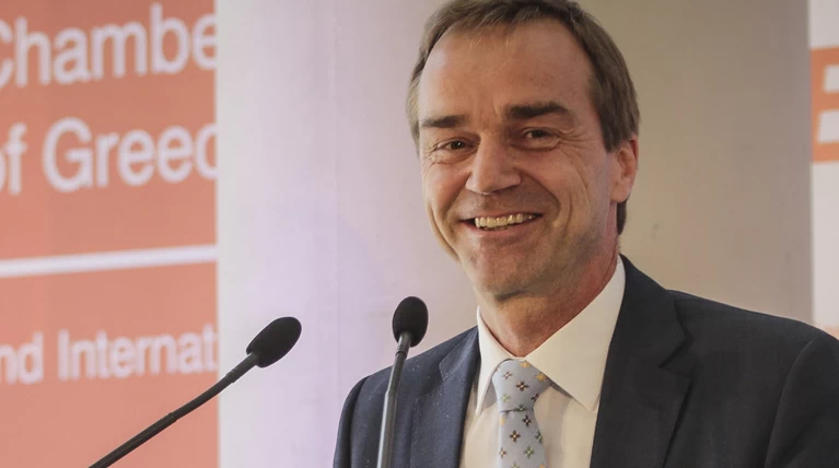 Strauch: Η Ελλάδα πρέπει να μείνει σε συνετό δημοσιονομικό μονοπάτι