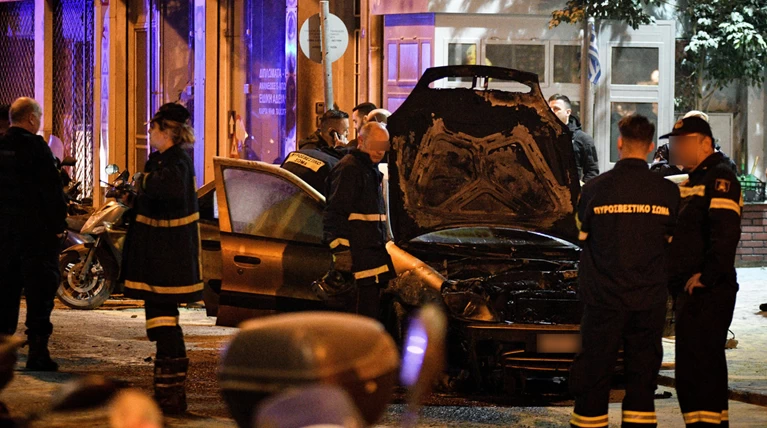 Νυχτερινές επιθέσεις σε αστυνομικούς σε Αθήνα και Θεσσαλονίκη - Vid