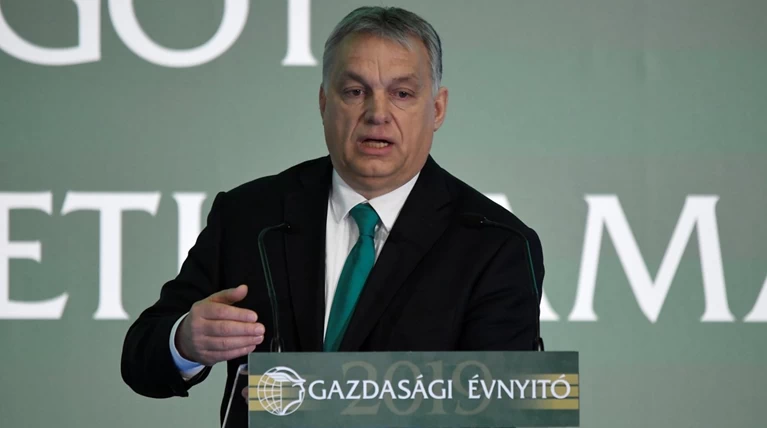 Ορμπάν για επικριτές του στο ΕΛΚ: Χρήσιμοι ηλίθιοι, υπηρετούν την αριστερά