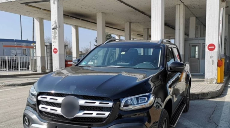 Με πλαστά χαρτιά και πινακίδες πήγαν να περάσουν από το Τελωνείο Κήπων