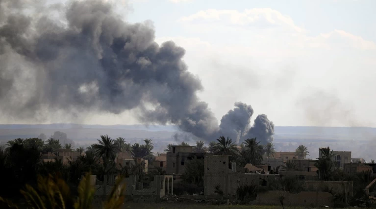 Συρία: Άμαχοι ως «ανθρώπινες ασπίδες» στο τελευταίο προπύργιο του ISIS