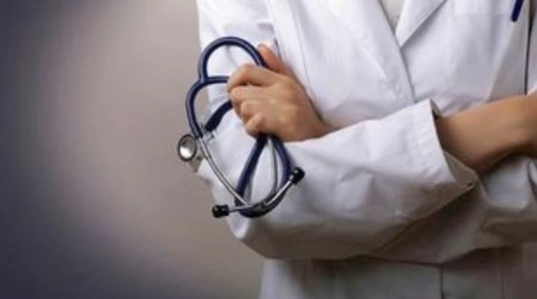 Σε άγονες και προβληματικές περιοχές 10 οπλίτες ιατροί