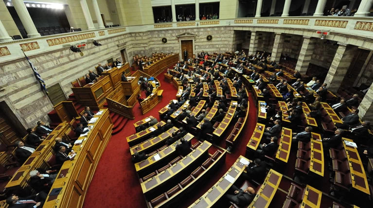 Συζήτηση στην Ολομέλεια της Βουλής για το δημογραφικό