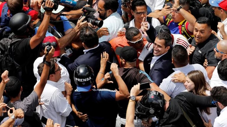 Ρωσία: "Σοφό που ο Μαδούρο απέφυγε την σύλληψη Γκουαΐδό"