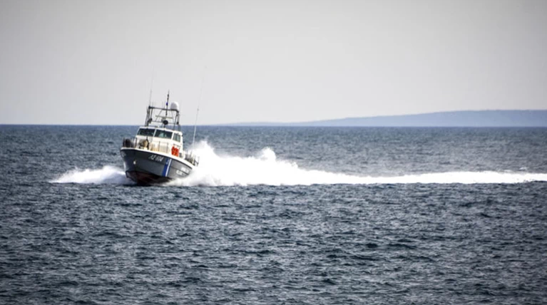 Επιχείρηση για ακυβέρνητη λέμβο με μετανάστες στο Ικάριο Πέλαγος