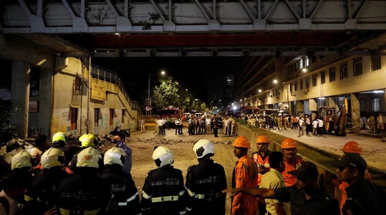 Κατέρρευσε πεζογέφυρα στην Ινδία: Πέντε νεκροί, 36 τραυματίες