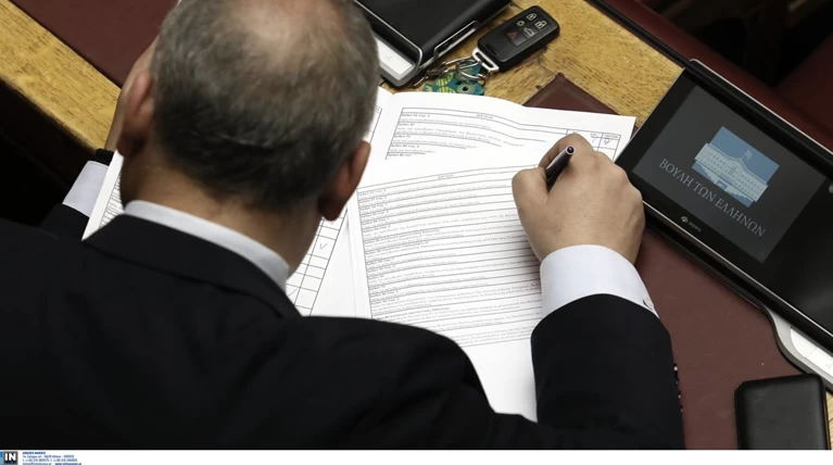 Αναθεώρηση: Αποσυνδέεται η εκλογή ΠτΔ από πρόωρες κάλπες