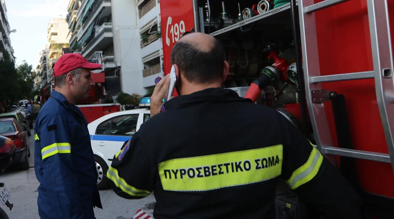 Έκαψαν δύο πρέσες απορριμάτων στη Θεσσαλονίκη