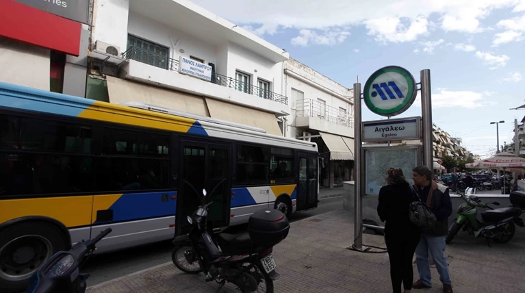 Δύο απειλητικά τηλεφωνήματα για βόμβα στο σταθμό μετρό Αιγάλεω