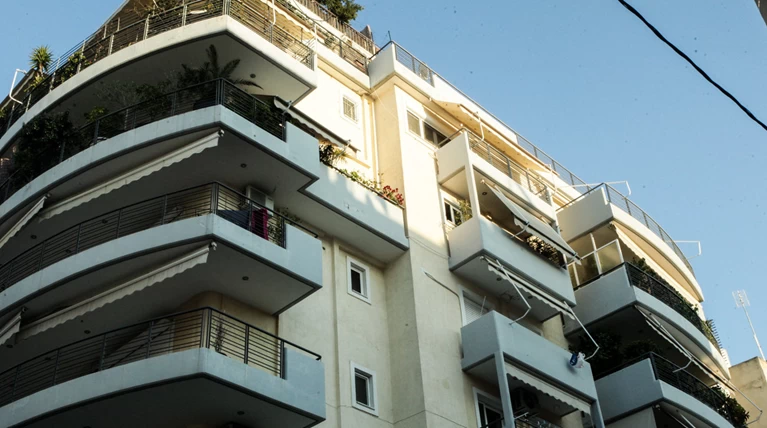 Μητέρα και παιδί έπεσαν από τον 5ο - Σοκαριστικές μαρτυρίες
