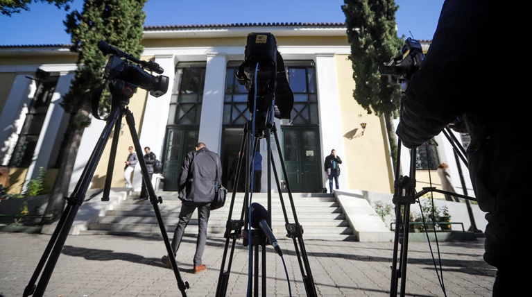 Ελεύθεροι οι εννέα κατηγορούμενοι για τα πλαστά διπλώματα