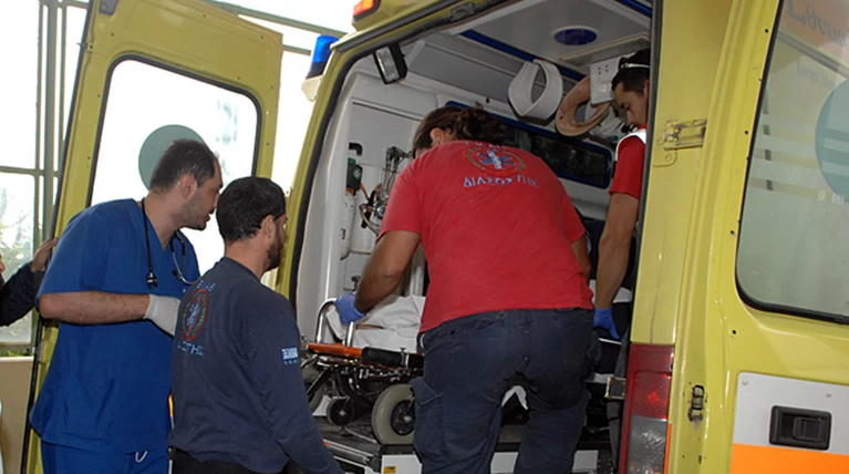Διασωληνωμένος στην εντατική συμβασιούχος εργάτης καθαριότητας στα Χανιά