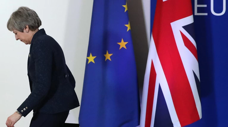 Brexit: Οι δύο εναλλακτικές & ο γολγοθάς της Μέι