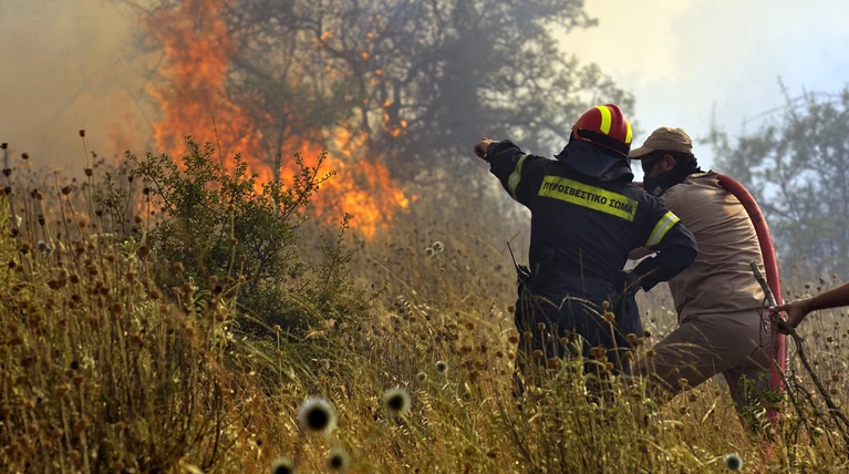 Μυτιλήνη: Υπό πλήρη έλεγχο η φωτιά-Ξεκίνησε από κάψιμο κλαδιών