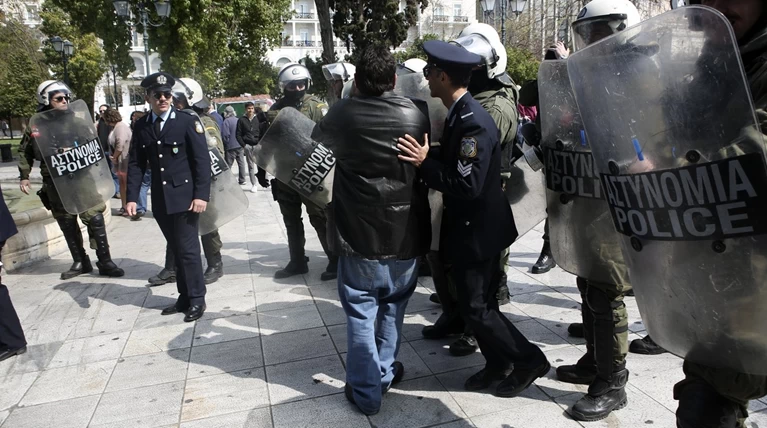 Μαθητική παρέλαση: Προσαγωγές στελεχών της ΛΑΕ στο Σύνταγμα