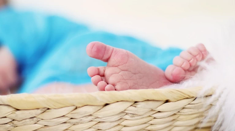 Τραγωδία στην Τήνο: Χάθηκε νεογνό μετά από επιπλοκή σε εγκυμοσύνη
