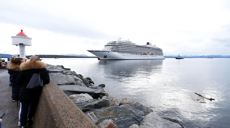 Το κρουαζιερόπλοιο Viking Sky έφθασε στο λιμάνι του Μόλντε
