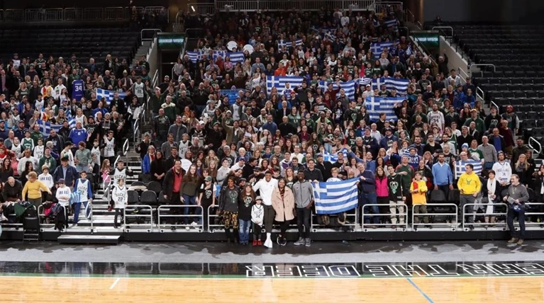 Οι Milwaukee Bucks και ο Αντετοκούμπο εύχονται στην Ελλάδα