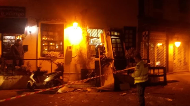 Έκρηξη σε εστιατόριο στη Λέσβο με έναν τραυματία (φωτό)